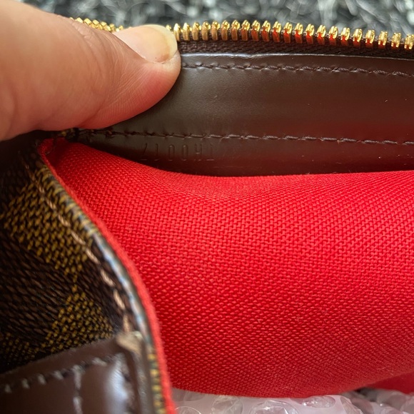 Louis Vuitton Damier Ebene Canvas Chelsea Bag - Picture 5 of 13